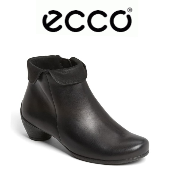 ECCO 'Sculptured' Folded Zip Bootie in Black